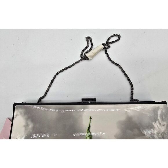 Prezzo Statue Of Liberty Clutch Bag With Chain Strap & Striped Interior - Picture 4 of 6